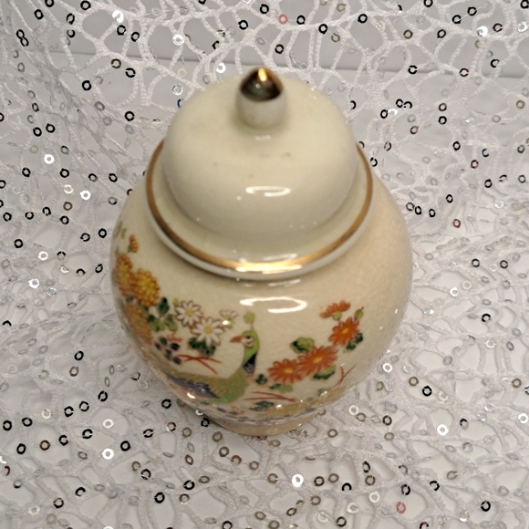 Small Japanese jar. 2 peacocks - Picture 4 of 6